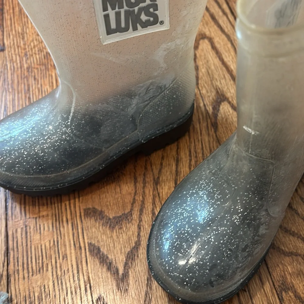 Muk Luk toddler clear sparkle rain boots. Some scratches as shown in photos.